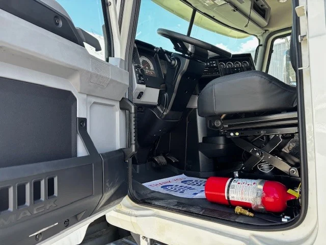 2025 Mack Granite - image 4