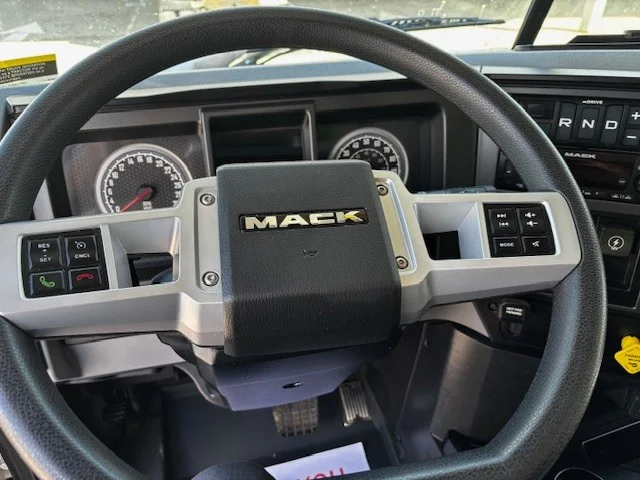 2025 Mack Granite - image 6
