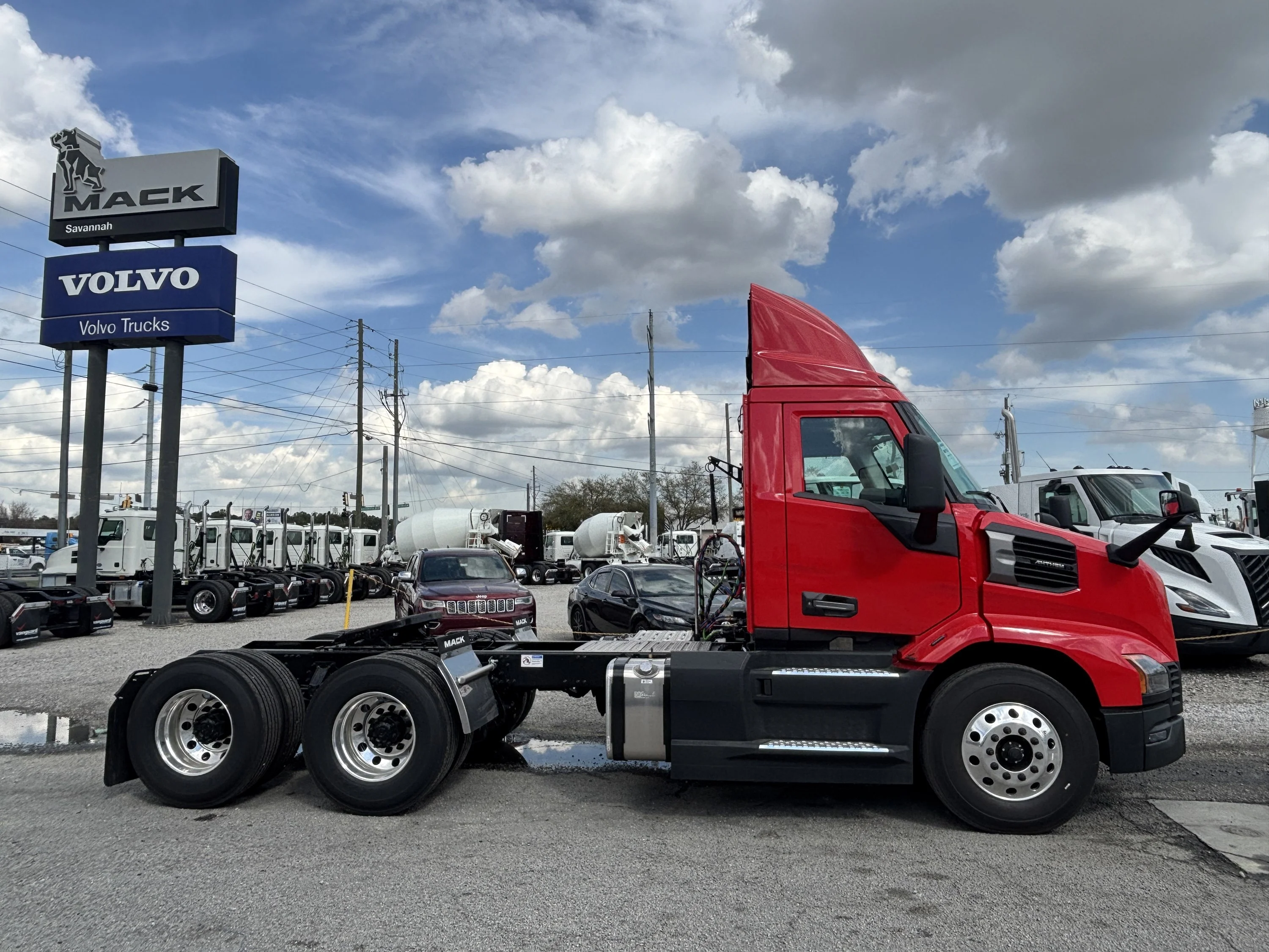 2027 Mack Anthem in Savannah, GA — photo 3