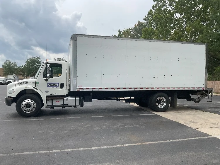 2019 Freightliner eM2 in Capitol Heights, MD — photo 4