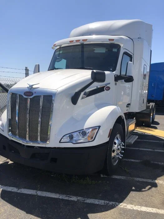 2024 Peterbilt 579 in San Diego, CA — photo 2