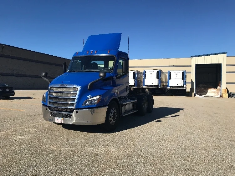 2019 Freightliner Cascadia in Auburn, MA — photo 3
