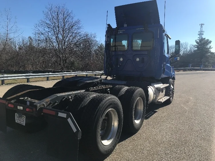 2019 Freightliner Cascadia in Auburn, MA — photo 7