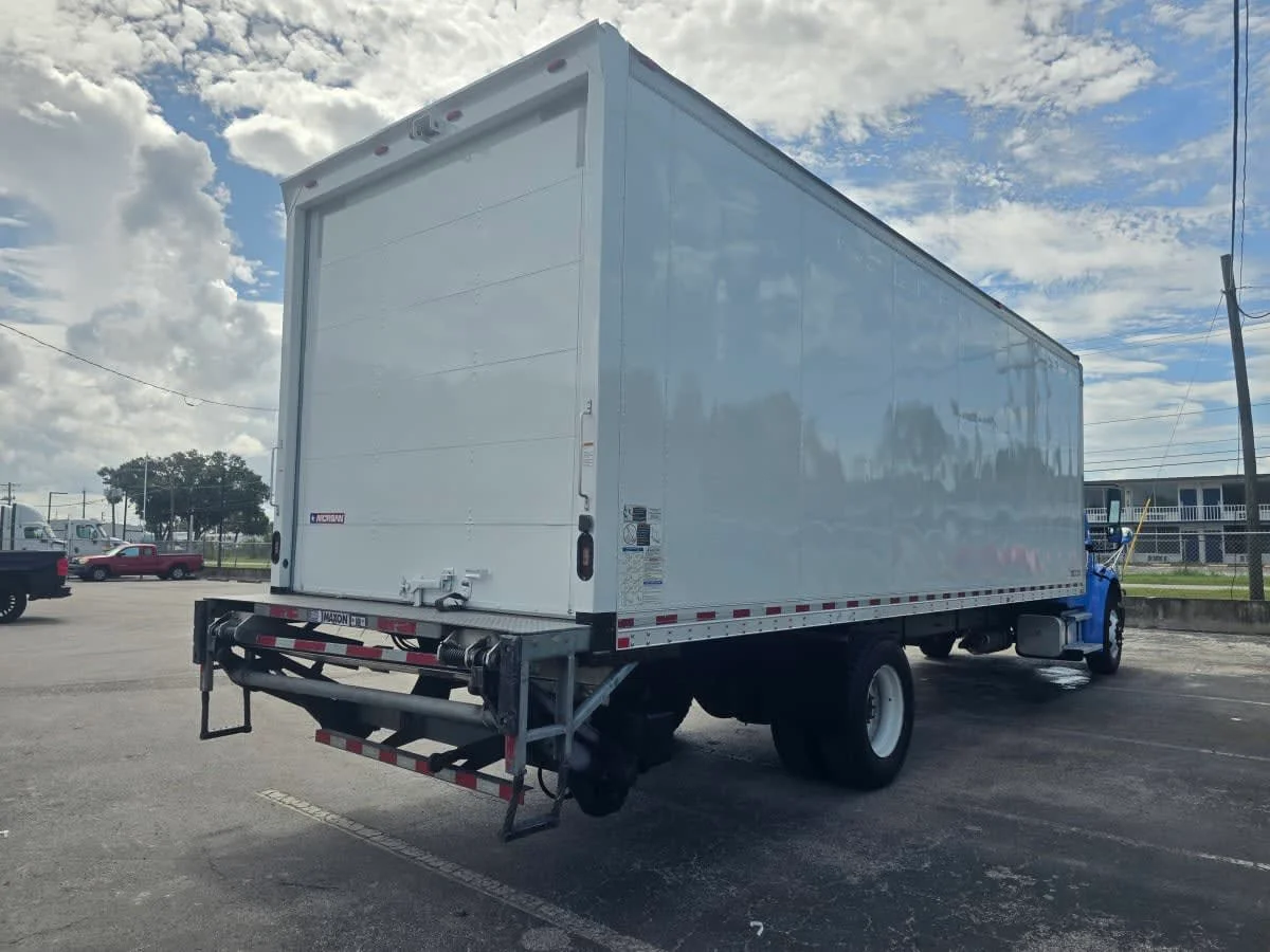 2019 Freightliner M2 106 in Tampa, FL — photo 6