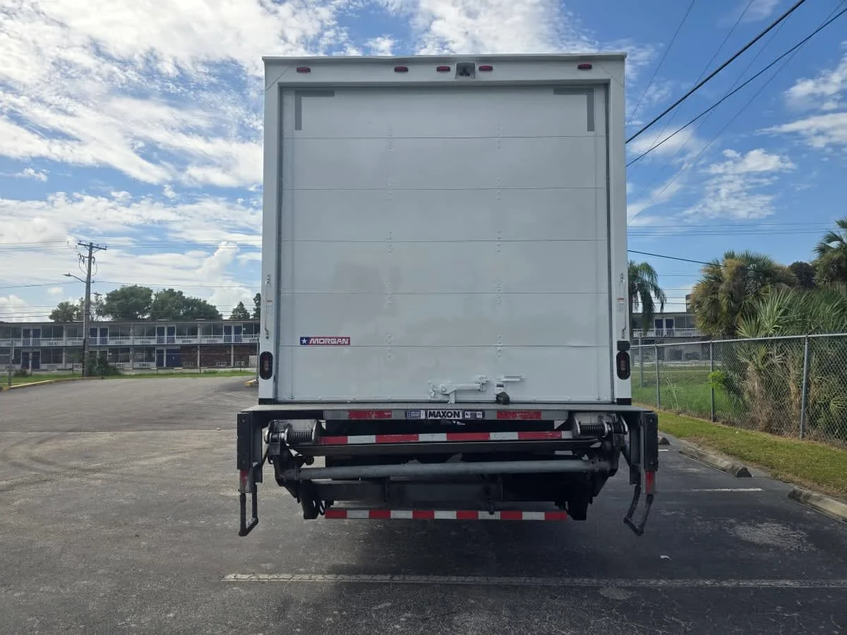 2019 Freightliner M2 106 in Tampa, FL — photo 5