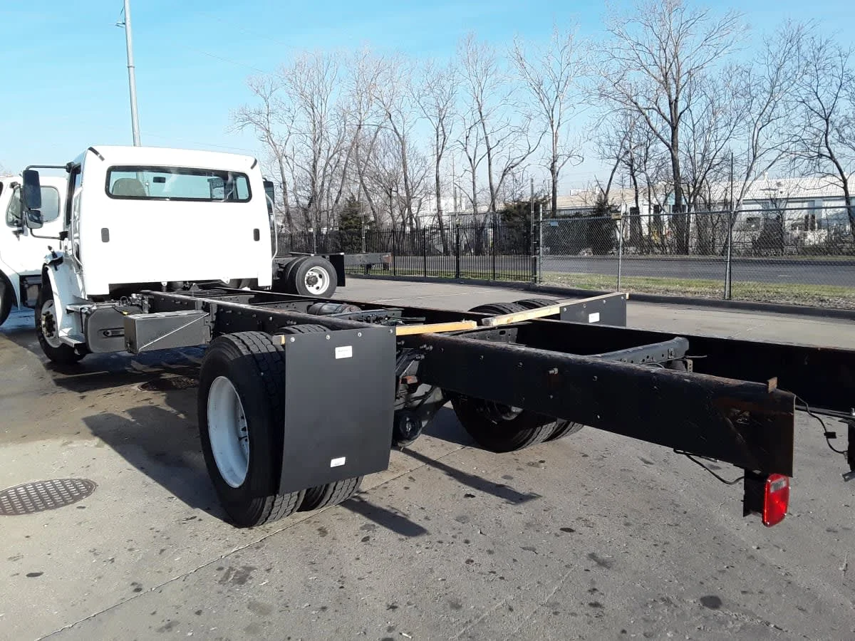 2020 Freightliner M2 106 - image 6