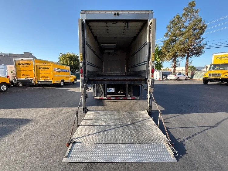 2018 Freightliner M2 106 in West Sacramento, CA — photo 9