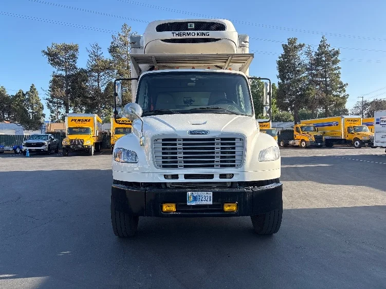 2018 Freightliner M2 106 in West Sacramento, CA — photo 2