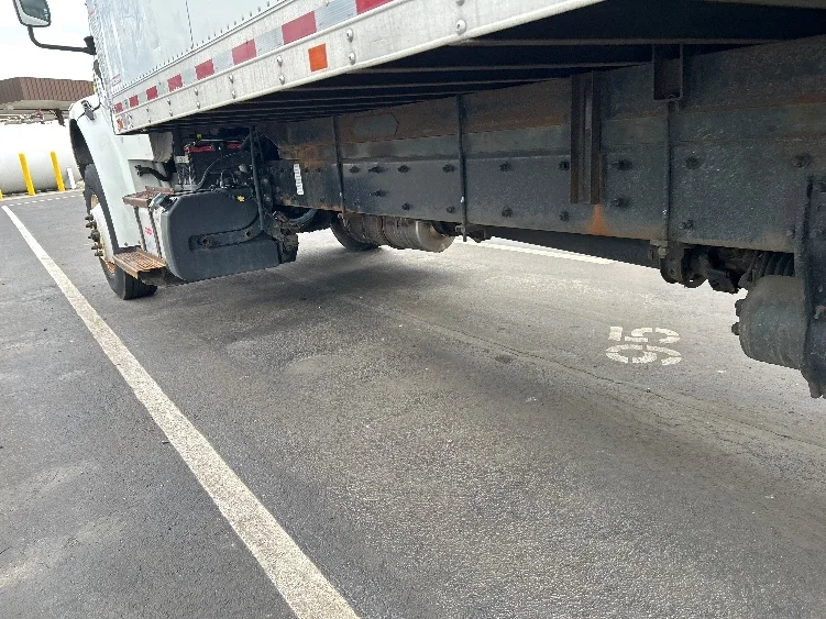 2019 Freightliner M2 106 - image 5