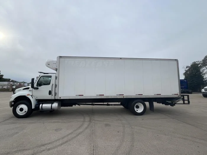 2022 International MV - image 3