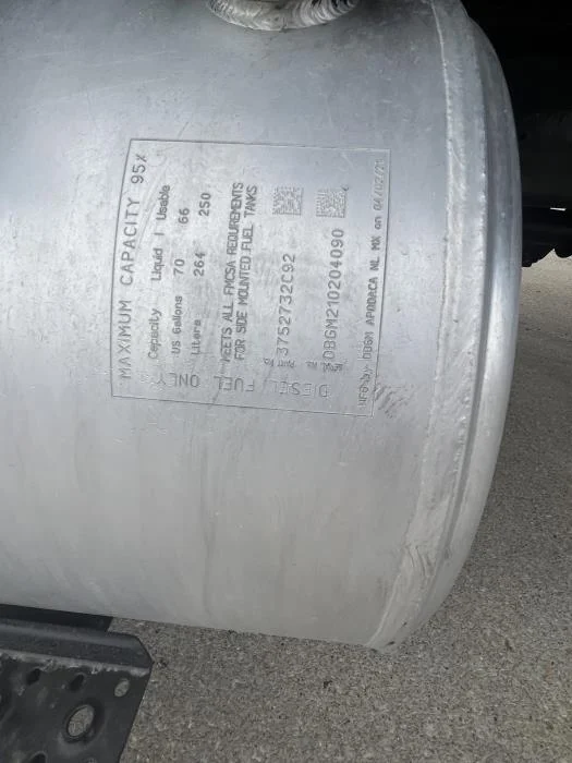 2022 International MV - image 4