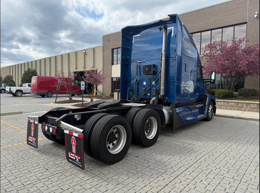 2023 Kenworth T680 - image 5