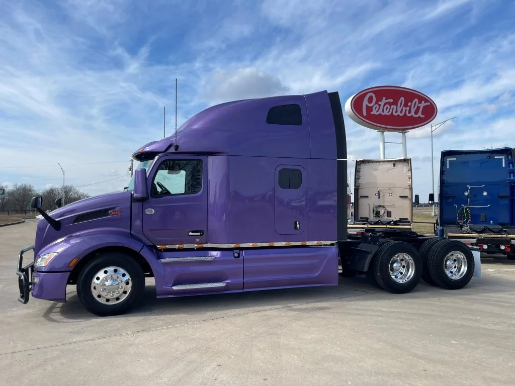 2023 Peterbilt 579 in Hattiesburg, MS — photo 2