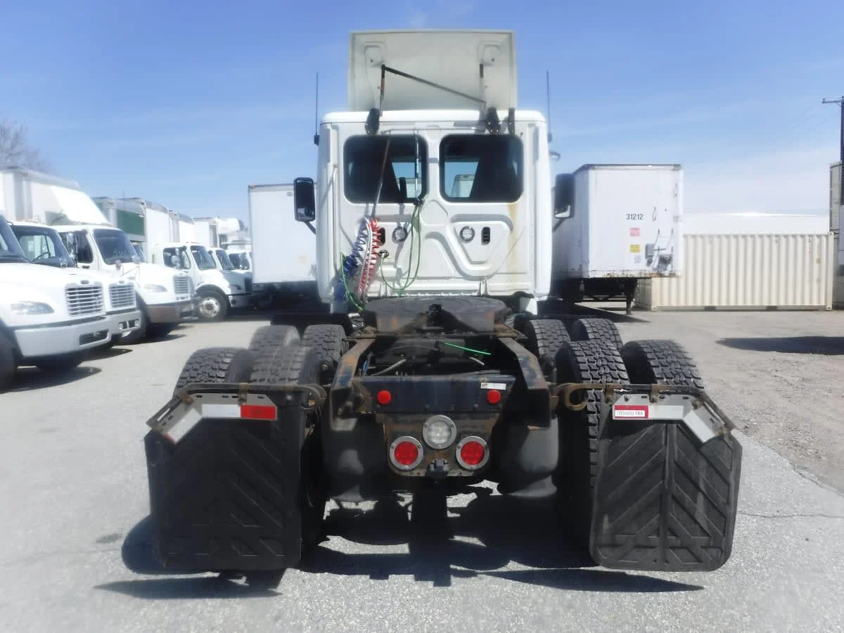 2018 Freightliner Cascadia - image 5