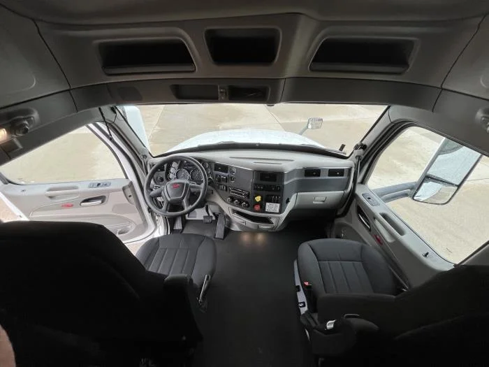 2022 Peterbilt 579 - image 18