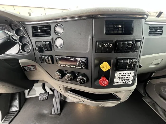 2022 Peterbilt 579 - image 19