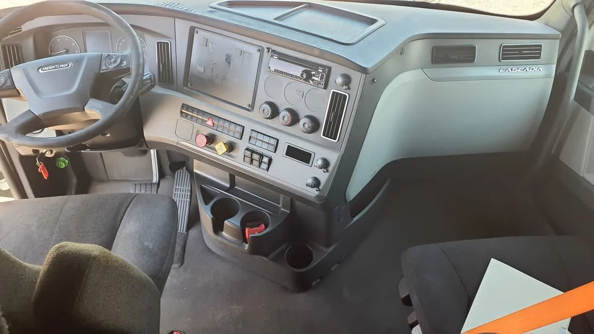 2022 Freightliner Cascadia in Birmingham, AL — photo 7