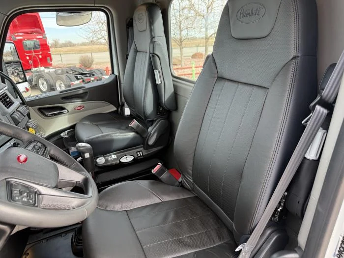 2027 Peterbilt 567 - image 8