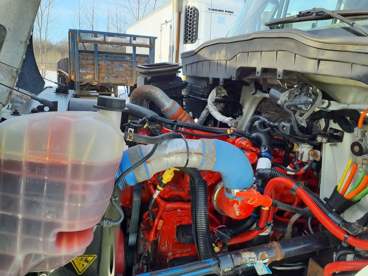 2018 International 4300 - image 8