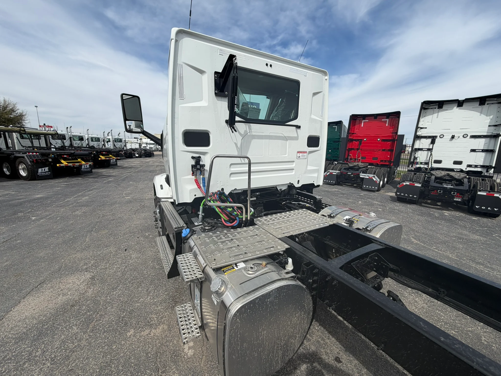 2027 Mack Anthem in Fort Worth, TX — photo 8
