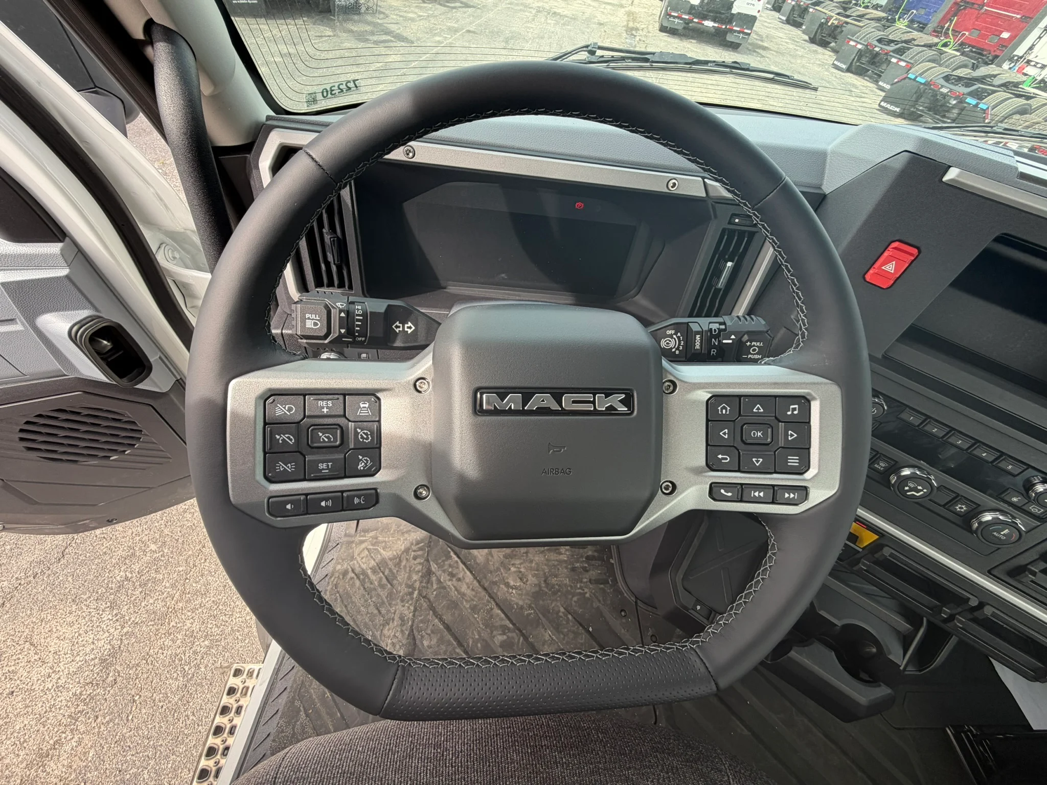 2027 Mack Anthem in Fort Worth, TX — photo 12