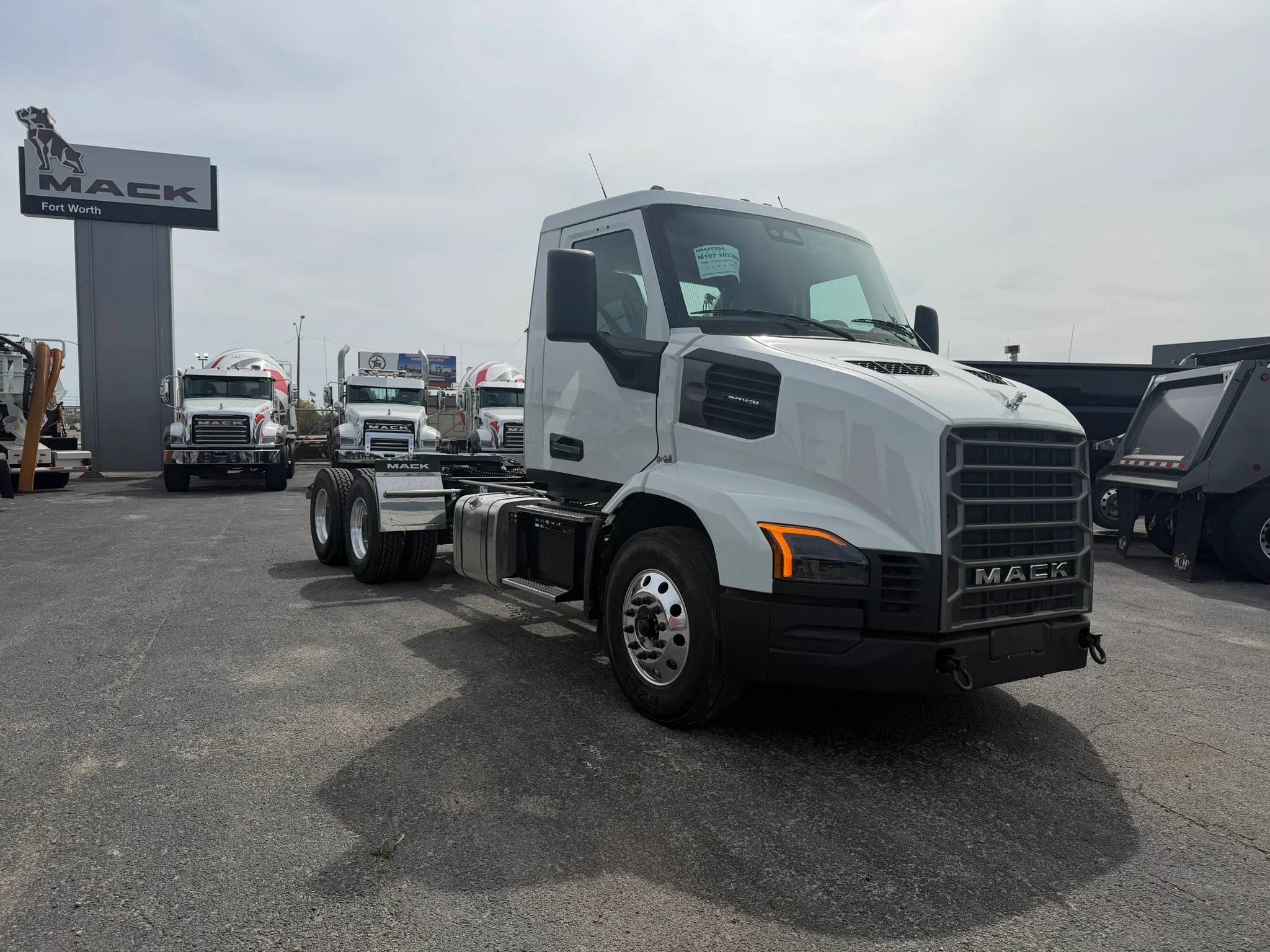 2027 Mack Anthem in Fort Worth, TX — photo 3