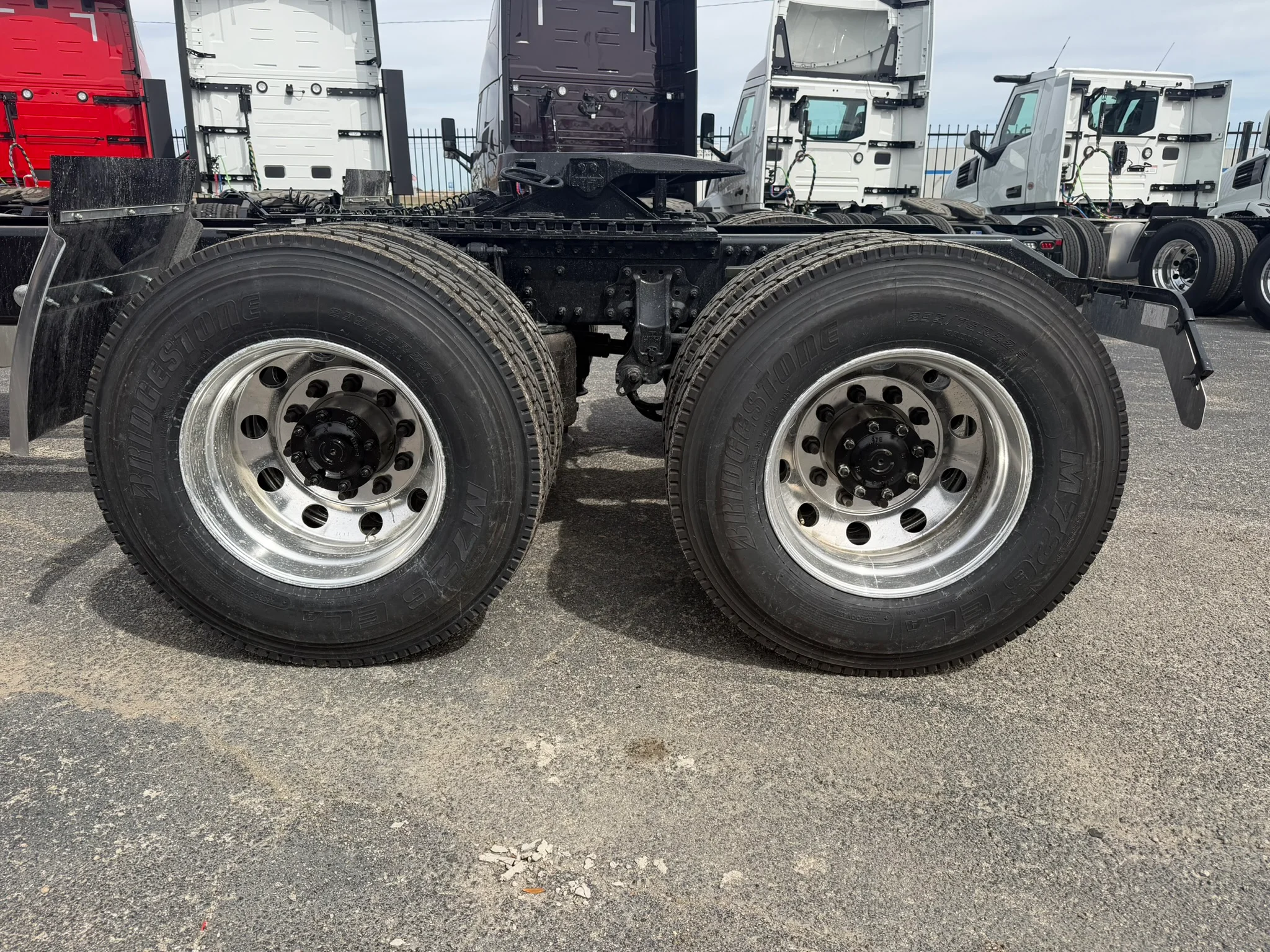2027 Mack Anthem in Fort Worth, TX — photo 9