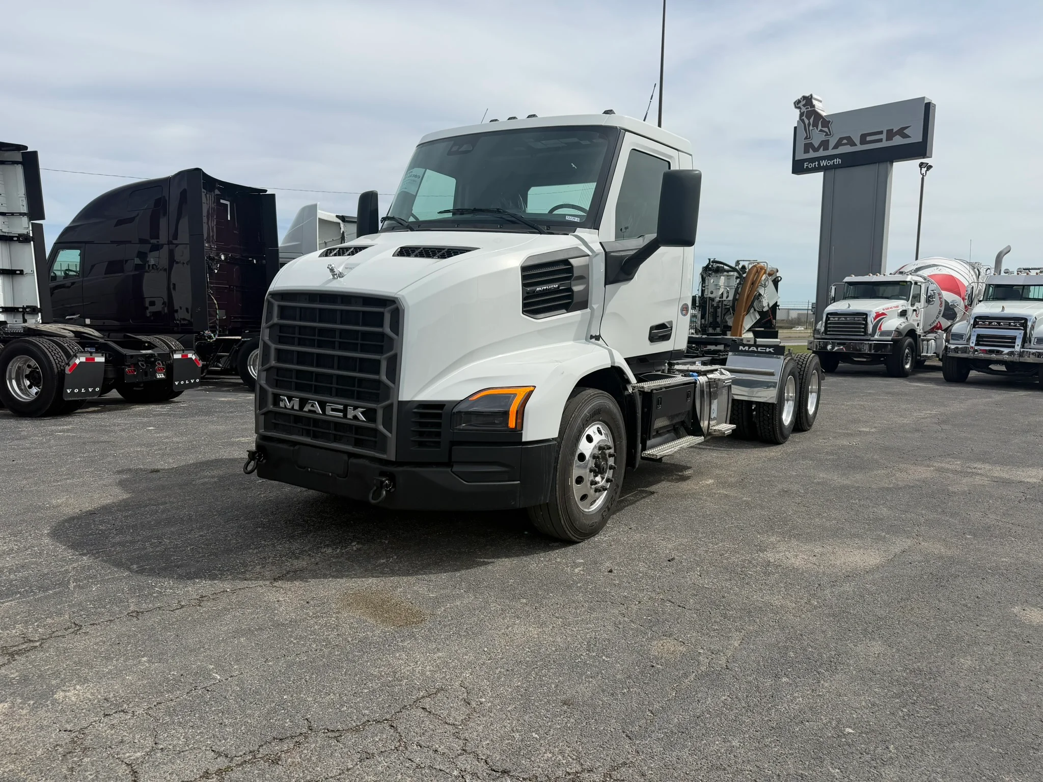 2027 Mack Anthem in Fort Worth, TX