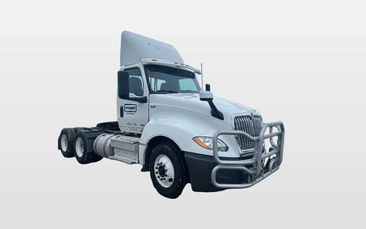 2023 International LT - image 1