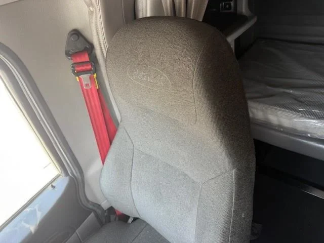2022 Peterbilt 389 — photo 37