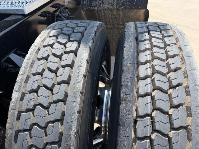 2022 Peterbilt 389 — photo 20
