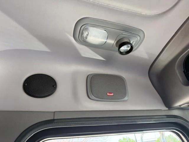 2022 Peterbilt 389 — photo 35