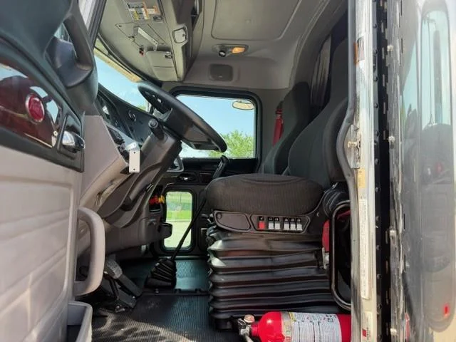 2022 Peterbilt 389 — photo 23