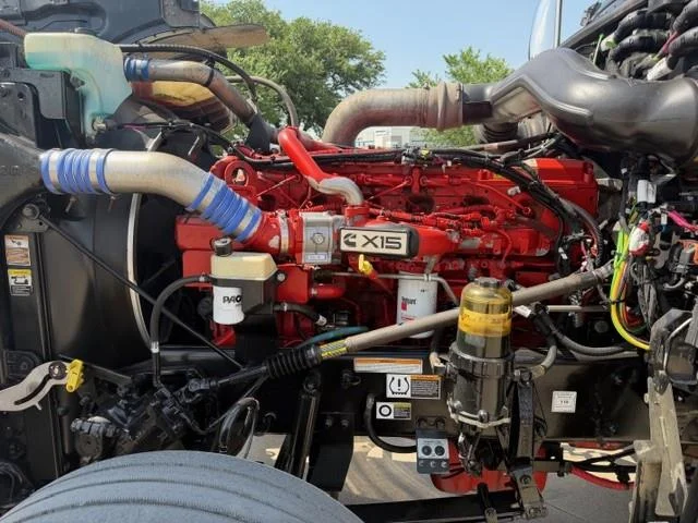 2022 Peterbilt 389 — photo 13