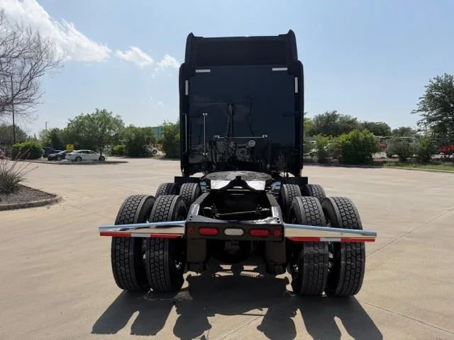 2022 Peterbilt 389 — photo 7