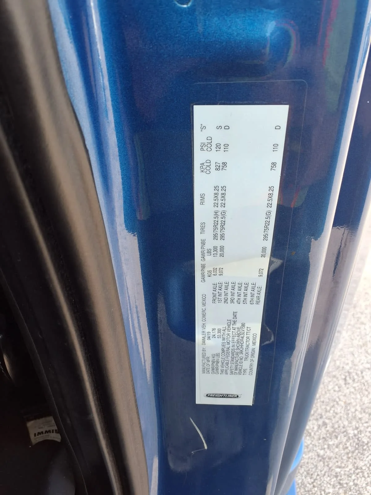 2020 Freightliner Cascadia in Cleveland, OH — photo 11
