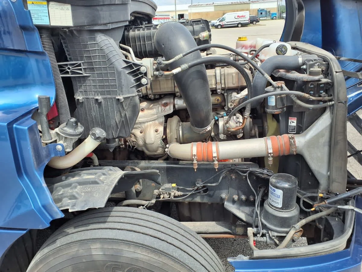 2020 Freightliner Cascadia in Cleveland, OH — photo 10