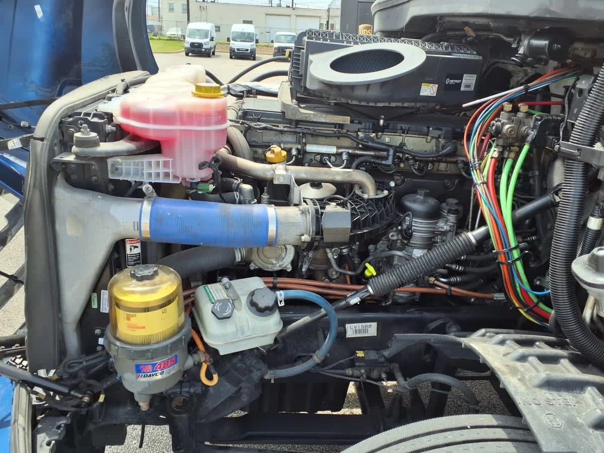 2020 Freightliner Cascadia in Cleveland, OH — photo 9