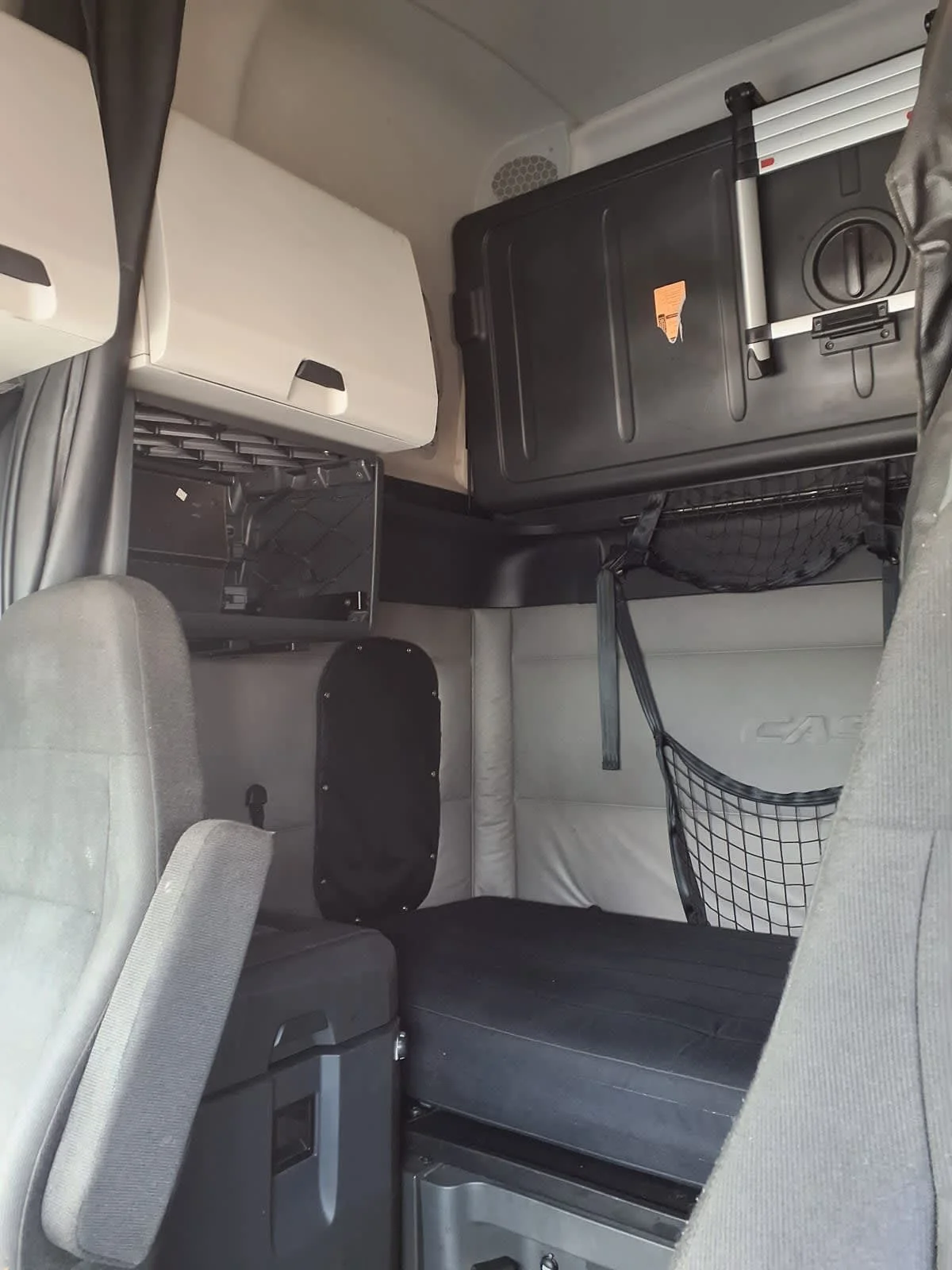 2020 Freightliner Cascadia in Cleveland, OH — photo 8