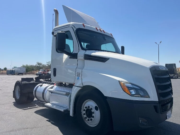 2019 Freightliner Cascadia in Fresno, CA
