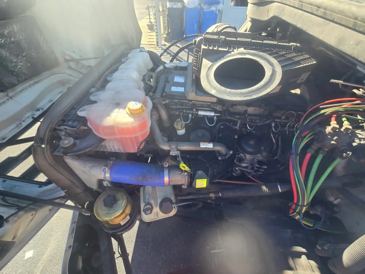 2019 Freightliner Cascadia - image 8