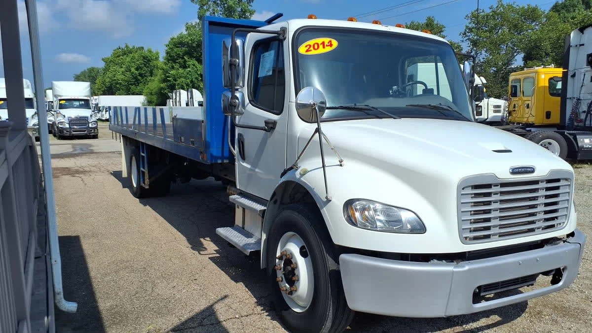 2014 Freightliner M2 106 in West Chester, OH — photo 3