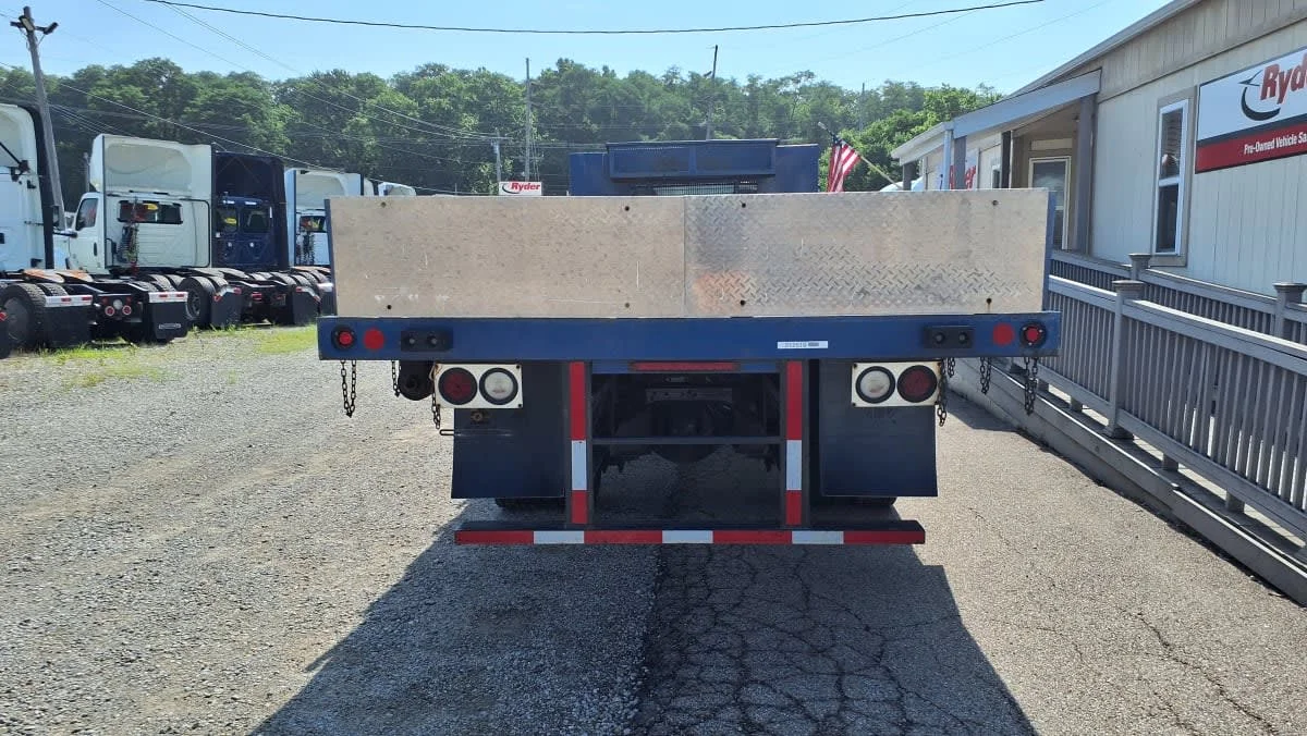 2014 Freightliner M2 106 in West Chester, OH — photo 5