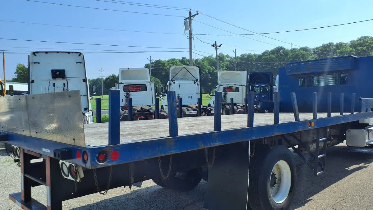 2014 Freightliner M2 106 in West Chester, OH — photo 4