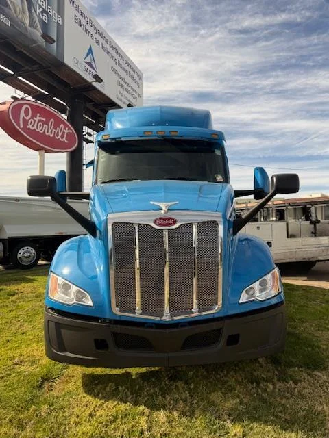 2025 Peterbilt 579 - image 3