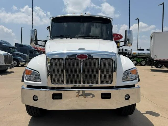 2027 Peterbilt 548 — photo 14