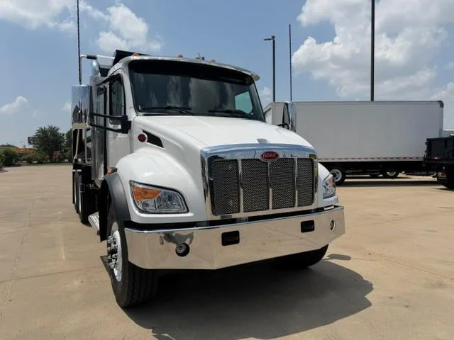 2027 Peterbilt 548 — photo 13
