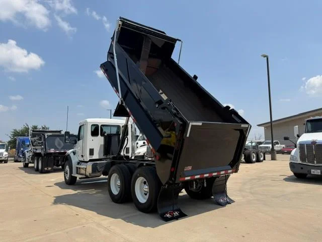 2027 Peterbilt 548 — photo 45