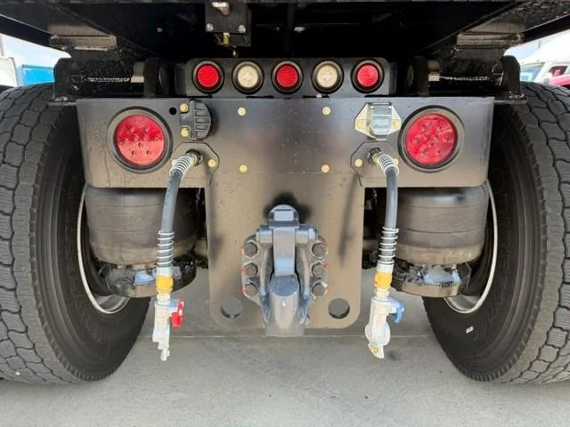 2027 Peterbilt 548 — photo 8