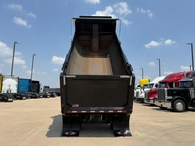 2027 Peterbilt 548 — photo 46